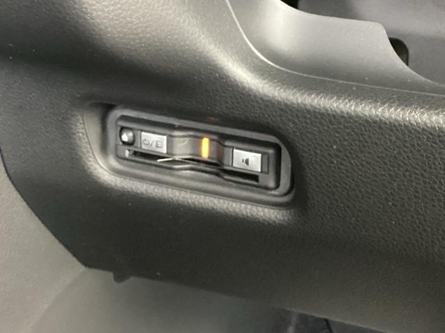 フリード ｅ：ＨＥＶエアーＥＸ　ＥＴＣ／純正ナビ／バックモニター／ホンダセンシング／全周囲カメラ　セキュリティアラーム　横滑り防止　エアコン　ＤＶＤ再生可　クルコン　誤発進抑制機能　アラウンドビューモニター　ナビ＆ＴＶ　三列シート（47枚目）