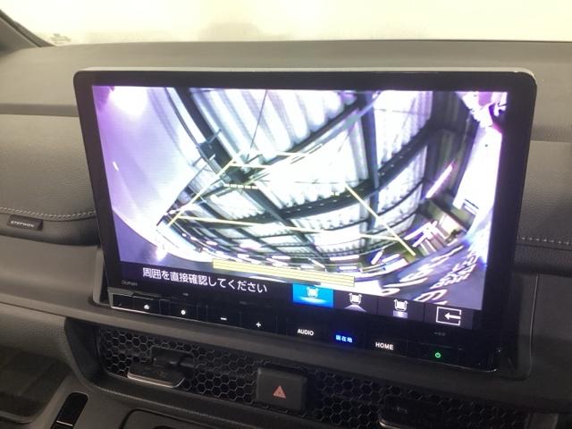 �o�b�N���j�^�[�ɃK�C�h���\���t���Ȃ̂ŎԌɓ�������S�y�J�����A���O���͂R�p�^�[������I�ׂ܂��z�m��Ȃ����ł����S���Ċy�������o�������ł��܂��B