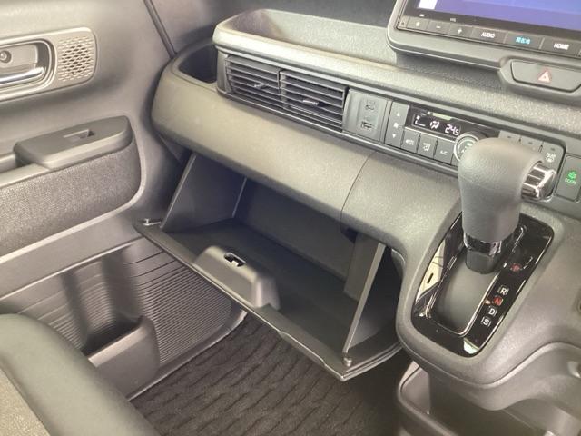 Ｎ－ＢＯＸカスタム ベースグレード　ドラレコ　ナビ　Ｒカメラ　ブルートゥース　ベンチシ－ト　アクティブクルーズ　フルセグ対応　前席シートヒーター　イモビライザー　ＵＳＢ　運転席エアバッグ　スマートキー＆プッシュスタート　ＬＥＤヘッド（48枚目）