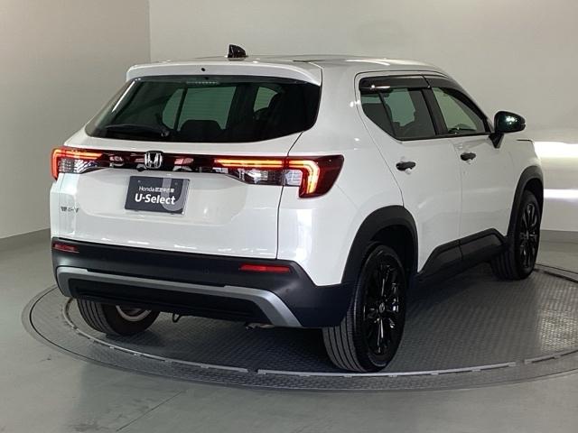 �{�f�B�J���[�́A�v���`�i�z���C�g�p�[���ŁA��i�Ȑ[�݂ƋP��������������z���C�g�ł��I