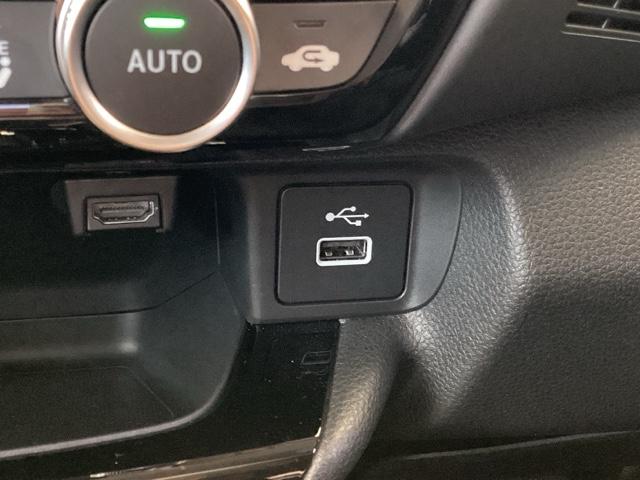 ヴェゼル e:HEVZ ディスプレイオーディオ Rカメラ ブルートゥース スマートキー&プッシュスタート サイドSRS イモビ Bカメ キーレスエントリー Cソナー USBポート PS LEDライト シートヒータ 点検記録簿(18枚目)