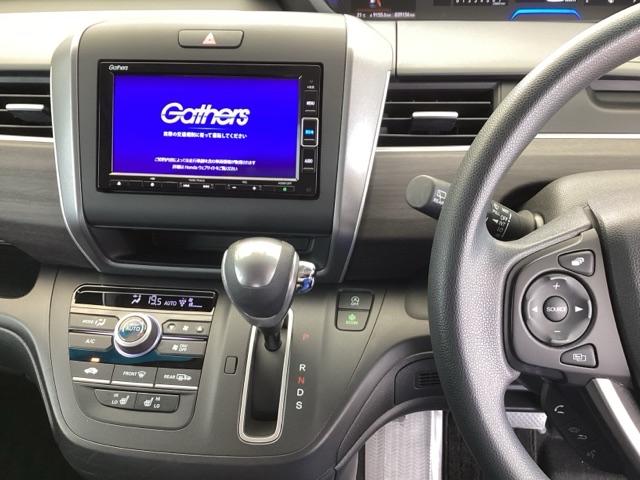 フリード Ｇブラックスタイル　純正メモリーナビ　ドラレコ　リアカメラ　両側電動スライドドア　シートヒーター　横滑り防止　ＵＳＢ　記録簿　イモビ　キーフリー　両電動スライドドア　地デジ　オートエアコン　三列シート　Ｒカメラ　ＥＴＣ（3枚目）