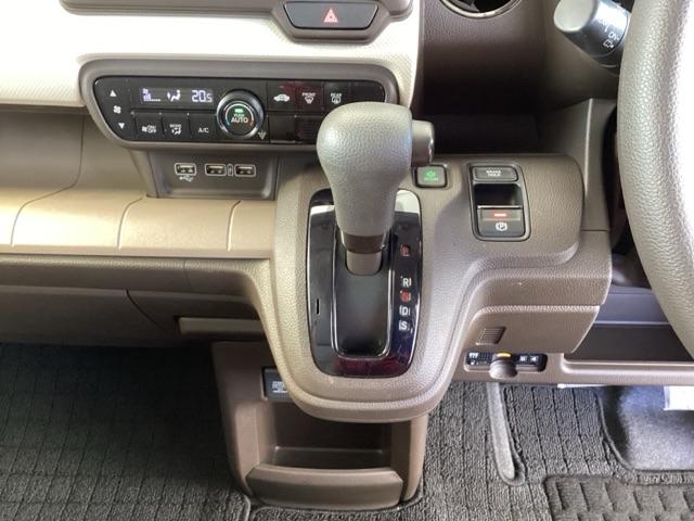 �����X�b�L���A�C���p�l�V�t�g�ł��B�p�[�L���O�u���[�L�͓d�q����p�[�L���O�u���[�L�^�C�v�Ȃ̂ŁA�^�]�ȂƏ���Ȃ̊Ԃ��X�b�L�����Ă��܂��B