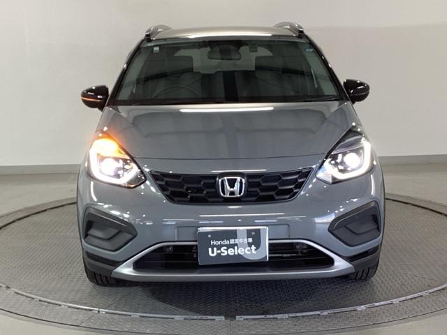 ＬＥＤヘッドライトを装備しています。ＬＥＤヘッドライトはとても明るく、雨の日や夜間走行も安全・安心です。