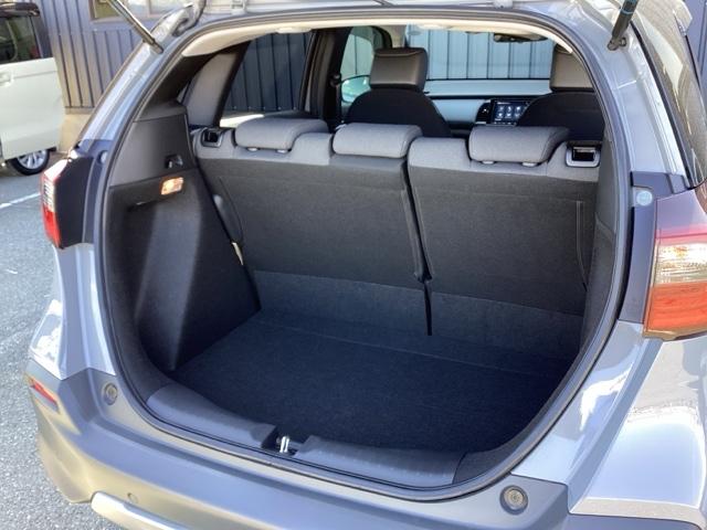 大口なテールゲートです。幅広、低い床面で大きな荷物の出し入れが簡単になります。