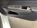 ドアポケットにはドリンクホルダーもございます。