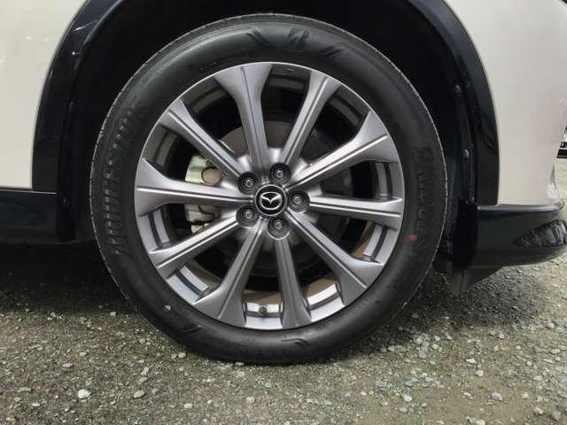 ＣＸ－６０ ２．５　２５Ｓ　エクスクルーシブ　モード　ナビ　ＥＴＣ　３６０°ビューモニター　Ｂｌｕｅｔｏｏｔｈ接続　シートヒーター　スマートキー　フルオートエアコン　コーナーセンサー　キーレス　ＵＳＢ　アルミホイール　アイドリングストップ　横滑り防止装置（5枚目）