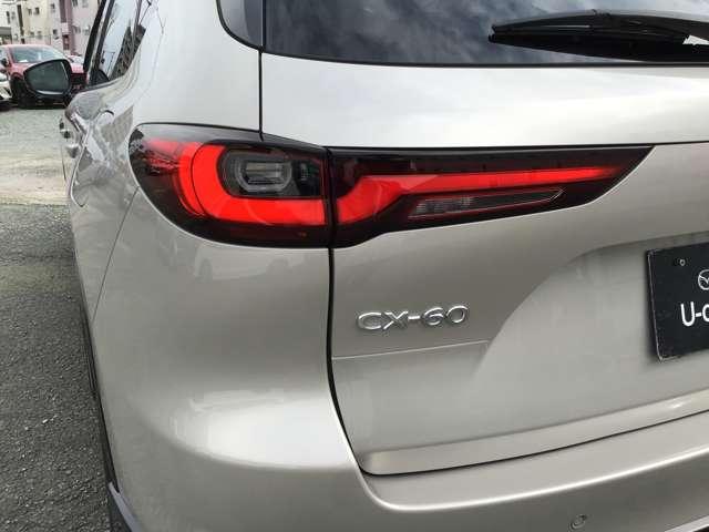 ＣＸ－６０ ２．５　２５Ｓ　エクスクルーシブ　モード　ナビ　ＥＴＣ　３６０°ビューモニター　Ｂｌｕｅｔｏｏｔｈ接続　シートヒーター　スマートキー　フルオートエアコン　コーナーセンサー　キーレス　ＵＳＢ　アルミホイール　アイドリングストップ　横滑り防止装置（7枚目）