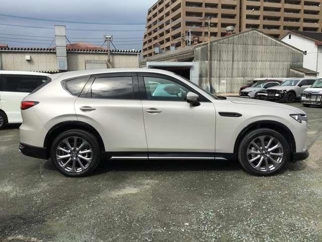 ＣＸ－６０ ２．５　２５Ｓ　エクスクルーシブ　モード　ナビ　ＥＴＣ　３６０°ビューモニター　Ｂｌｕｅｔｏｏｔｈ接続　シートヒーター　スマートキー　フルオートエアコン　コーナーセンサー　キーレス　ＵＳＢ　アルミホイール　アイドリングストップ　横滑り防止装置（12枚目）