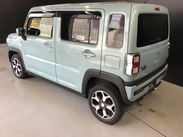 フレアクロスオーバー ６６０　ハイブリッド　ＸＳ　ナビ　全方位モニタ　前後ドラレコ　メモリーナビゲーション　ナビＴＶ　イモビライザー　シートヒータ　リアコーナーセンサー　フルセグＴＶ　ｉ－ｓｔｏｐ　ＡＣ　バックカメラ　スマートキー　ＥＳＣ　ＡＢＳ（8枚目）