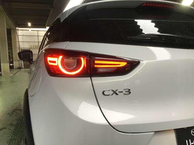 ＣＸ－３ １．５　１５Ｓ　アーバン　ドレッサー　ナビ／ＣａｒＰｌａｙ／ＣＤ／ＤＶＤ／ＵＳＢ／全方位モニタ／衝　オートハイビーム　パーキングセンサー　ＬＥＤヘッド　バックカメラ　ＤＶＤ再生　アルミホイール　レーダークルーズコントロール　フルセグ（10枚目）