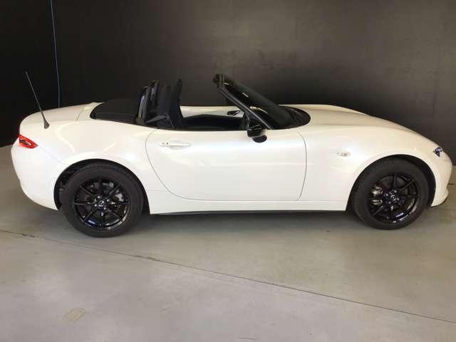 クルマが走り去るまで、人の目に映りこむもの。見る人を魅了したい。。。そういう想いでマツダデザインは造り出されています。