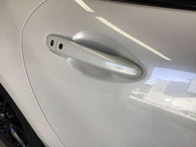 これは、便利！！アドバンストキー　これをバックに入れておけばドアの施錠やエンジン始動が出来るんです。鍵を探さなくてもいいんです☆