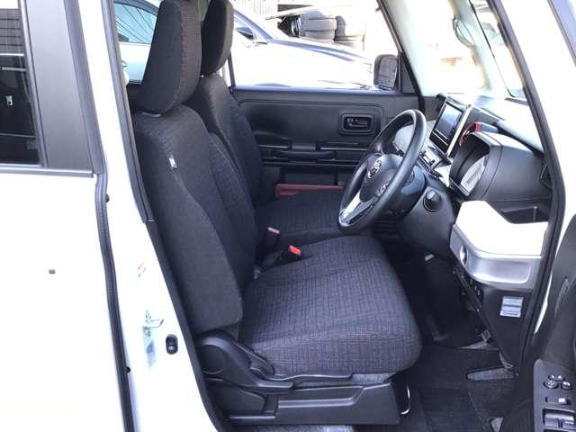 ☆フロント座席シート廻り☆　☆ドライブを快適に楽しむための前席空間☆クルマとの一体感が心地よいフロントシート☆