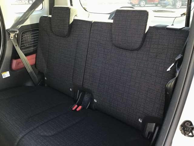 ☆後部座席シート廻り☆　☆リアシートも快適な乗り心地☆シ-トの乗り心地が良く、旅行など長距離運転にも向いています