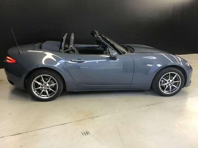 ロードスター １．５　ネイビー　トップ　ＢＯＳＥサウンド　ナビ　ＥＴＣ　シートヒーター　前席シートヒーター　パーキングセンサー　アドバンスドキー　クルーズコントロール　ＤＶＤ再生　ＤＳＣ　オートマチックハイビーム　オートエアコン　ＵＳＢ（6枚目）