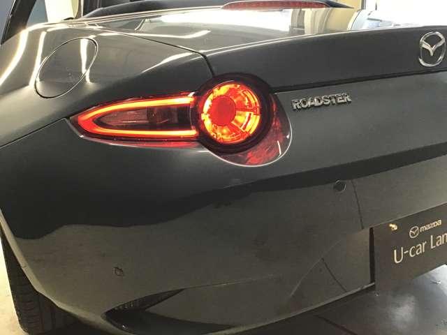 ロードスター １．５　ネイビー　トップ　ＢＯＳＥサウンド　ナビ　ＥＴＣ　シートヒーター　前席シートヒーター　パーキングセンサー　アドバンスドキー　クルーズコントロール　ＤＶＤ再生　ＤＳＣ　オートマチックハイビーム　オートエアコン　ＵＳＢ（11枚目）