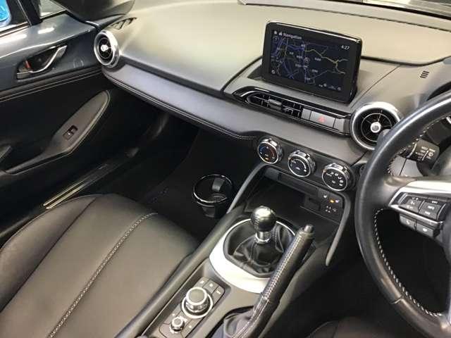 ロードスター １．５　ネイビー　トップ　ＢＯＳＥサウンド　ナビ　ＥＴＣ　シートヒーター　前席シートヒーター　パーキングセンサー　アドバンスドキー　クルーズコントロール　ＤＶＤ再生　ＤＳＣ　オートマチックハイビーム　オートエアコン　ＵＳＢ（18枚目）