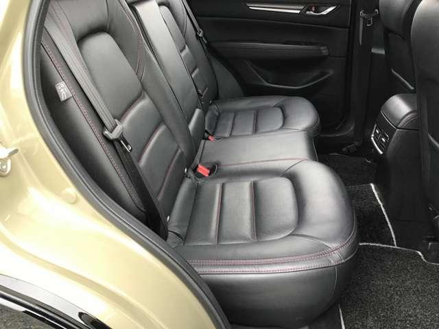 ＣＸ－５ ２．５　２５Ｓ　スポーツ　アピアランス　ナビ　ワイヤレス充電　シートヒーター　ブルートゥース　横滑り防止装置　パーキングセンサー　アイスト　スマートキー　オートエアコン　シートヒーター　アルミホイール　オートマチックハイビーム　バックカメラ（14枚目）