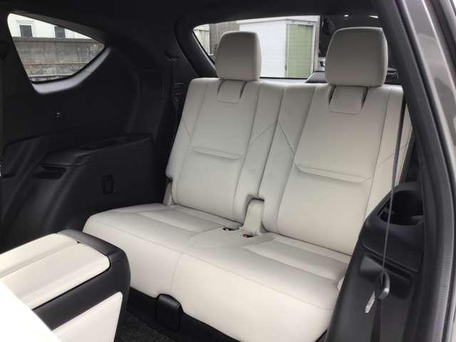 �R��ڃV�[�g��������肭�낰���ԂɂȂ��Ă܂��B