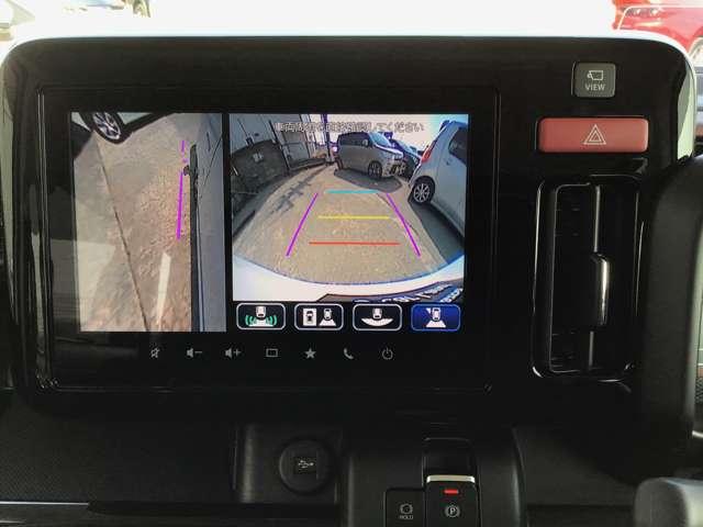 �R�U�O°�r���[���j�^�[�ł͑O�㍶�E�S�̃J�����f�������܂��܂ȑ��s�󋵂ɉ����Đ؂�ւ��ăZ���^�[�f�B�X�v���C�ɕ\�����邱�ƂŁA���Ԏ��⋷�����ł̂���Ⴂ���A���ʂ��̈��������_�i�����ł����S�������߂܂�