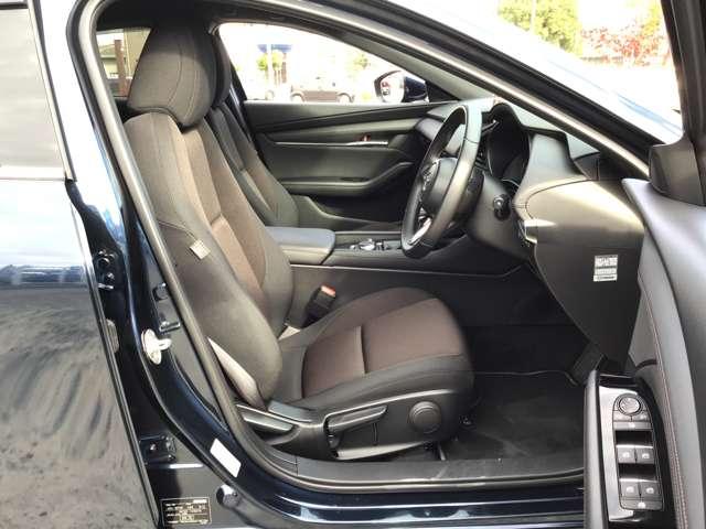 ＭＡＺＤＡ３ファストバック １．５　１５Ｓ　ツーリング　ナビ　ドラレコ　３６０°ビューモニター　アダプティブクルーズコントロール　フルセグテレビ　スマートシティブレーキサポート　ＬＥＤライト　アイドリングストップ　ＵＳＢ　スマートキー　コーナーセンサー（6枚目）