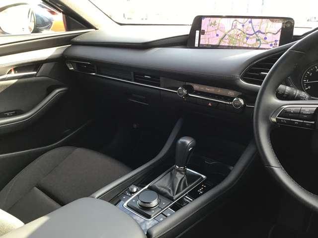 ＭＡＺＤＡ３ファストバック １．５　１５Ｓ　ツーリング　ナビ　ドラレコ　３６０°ビューモニター　アダプティブクルーズコントロール　フルセグテレビ　スマートシティブレーキサポート　ＬＥＤライト　アイドリングストップ　ＵＳＢ　スマートキー　コーナーセンサー（10枚目）