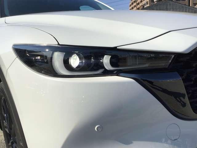 ＣＸ－５ ２０ＳブラックトーンＥＤ　全方位モニター　ナビ　前後ドラレコ　ＥＴＣ　ｂｌｕｅｔｏｏｔｈ　ＬＥＤヘッドランプ　アダクティブクルーズコントロール　パワーシート　フルセグ　アルミホイール　スマートキー　ｉ－ｓｔｏｐ　ＥＴＣ　ＵＳＢ（8枚目）