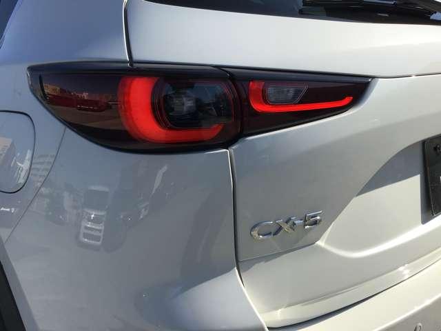 ＣＸ－５ ２０ＳブラックトーンＥＤ　全方位モニター　ナビ　前後ドラレコ　ＥＴＣ　ｂｌｕｅｔｏｏｔｈ　ＬＥＤヘッドランプ　アダクティブクルーズコントロール　パワーシート　フルセグ　アルミホイール　スマートキー　ｉ－ｓｔｏｐ　ＥＴＣ　ＵＳＢ（14枚目）