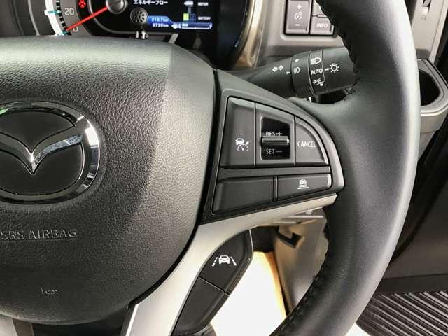 �I�[�f�B�I�R���g���[���^�N���[�Y�R���g���[�����̃X�C�b�`����������Ă��܂��B���茳�ŊȒP�ɑ���ł��܂���