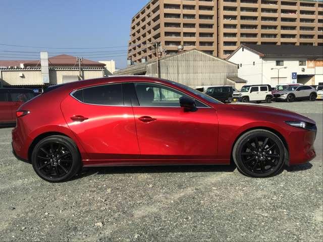 ＭＡＺＤＡ３ファストバック １５ＳレトロスポーツＥＤ　社用車ＵＰ　全方位モニター　ナビ　ＥＴＣ　アイドリングストップ　メモリーナビ　アルミホイール　運転席パワーシート　ＥＴＣ　ＬＥＤヘッドライト　フルセグ　Ｂｌｕｅｔｏｏｔｈ接続　パーキングセンサー（10枚目）