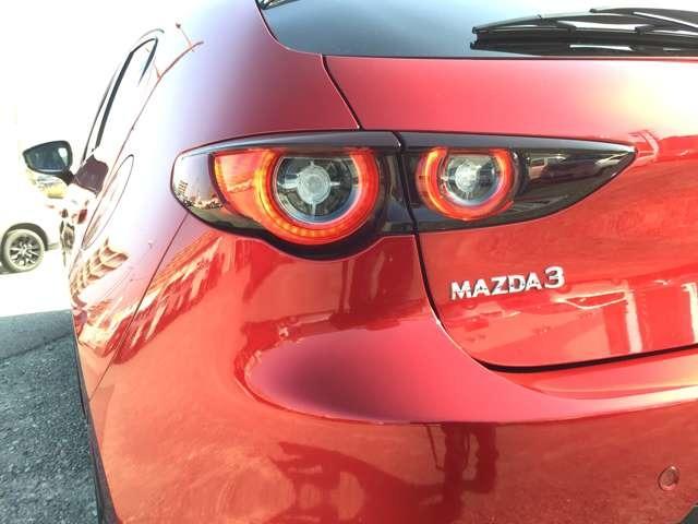 ＭＡＺＤＡ３ファストバック １５ＳレトロスポーツＥＤ　社用車ＵＰ　全方位モニター　ナビ　ＥＴＣ　アイドリングストップ　メモリーナビ　アルミホイール　運転席パワーシート　ＥＴＣ　ＬＥＤヘッドライト　フルセグ　Ｂｌｕｅｔｏｏｔｈ接続　パーキングセンサー（14枚目）