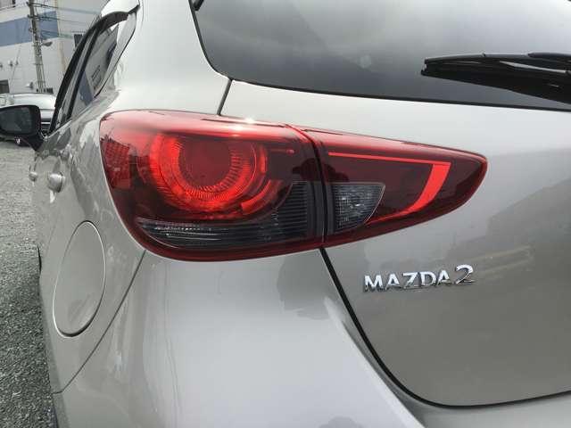 ＭＡＺＤＡ２ １５Ｓサンリットシトラス　全方位モニターナビ　前後ドラレコ　ＥＴＣ　ＬＥＤヘッドライト　クリアランスソナー　オートエアコン　衝突被害軽減ブレーキ　ＵＳＢ　アイドリングストップ　シートヒーター　スマートキー　Ｂｌｕｅｔｏｏｔｈ（8枚目）