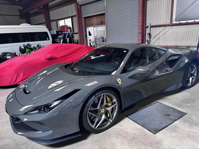 Ｆ８トリブート ベースグレード　ベースグレード／正規ディーラー車／ワンオーナー車／左ハンドル／屋内保管／禁煙車／カーボンファイバーＬＥＤハンドル＆ドライビングゾーン（2枚目）