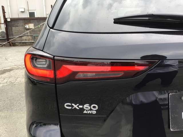 ＣＸ－６０ ＸＤＨＶ　ＰＲスポーツ　全方位モニタナビ　前後ドラレコ　Ｐサンルー　ダブルサンルーフ　シートヒー　レーダークルコン　ＬＥＤヘッドライト　パワーシート　スマートキー　オートハイビーム　フルオートエアコン　４ＷＤ　レザーシート（17枚目）
