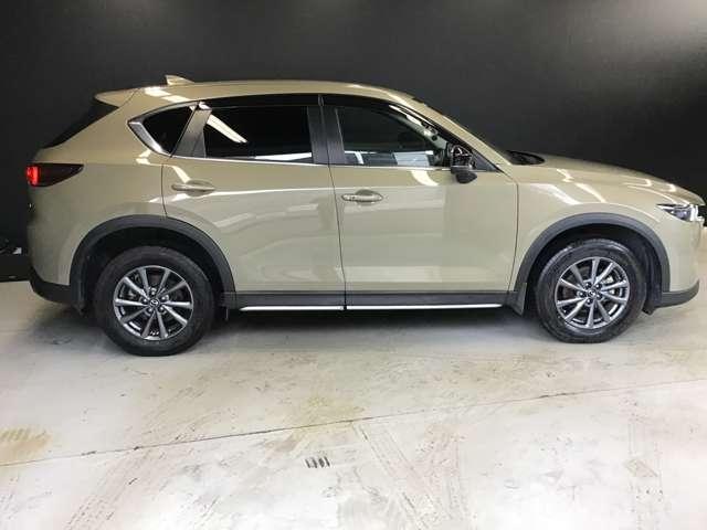 ＣＸ－５ ＸＤ　ＦＩＥＬＤＪ　全方位モニターナビ　ＢＯＳＥ　前後ドラレコ　全周囲　アルミホイール　クリアランスソナー　衝突軽減装置　ＬＥＤ　シートヒーター　地デジ　スマキー　パーキングアシスト　レーダークルーズ　ＥＴＣ　４ＷＤ（12枚目）