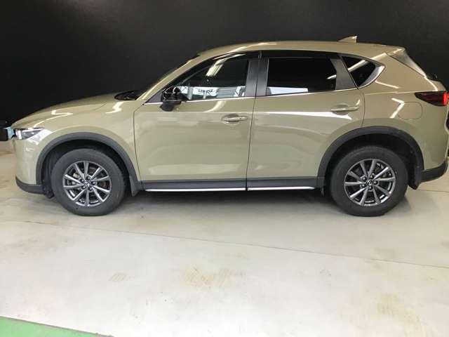 ＣＸ－５ ＸＤ　ＦＩＥＬＤＪ　全方位モニターナビ　ＢＯＳＥ　前後ドラレコ　全周囲　アルミホイール　クリアランスソナー　衝突軽減装置　ＬＥＤ　シートヒーター　地デジ　スマキー　パーキングアシスト　レーダークルーズ　ＥＴＣ　４ＷＤ（18枚目）