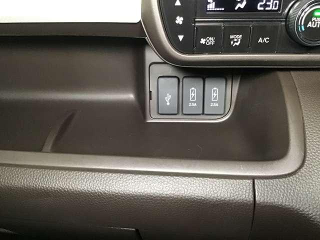 N-BOXカスタム カスタム 660 L 片側電動スライドドア ナビ ETC 前後ド Pソナー アルミ サイドエアバッグ Aストップ シートヒータ ベンチシート キーフリーシステム リアカメ AC スマキー 横滑り防止 パワーステアリング(18枚目)