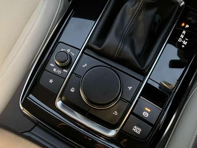 �i�r�̓}�c�_�R�l�N�g���ڎԗ��I�茳�̃R�}���_�[�R���g���[���X�C�b�`�ł̑��삪�\�ł��I