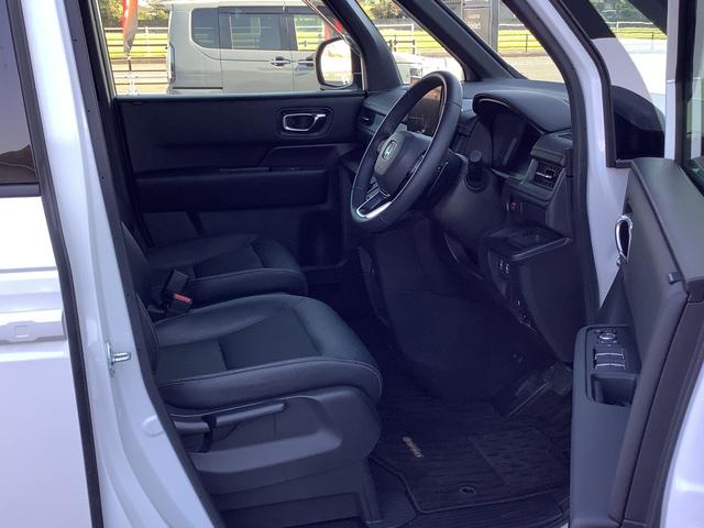 ステップワゴン ｅ：ＨＥＶスパーダ　フルセグＴＶ・オットマン・ＥＴＣ・ＤＶＤ再生・バックカメラ（16枚目）