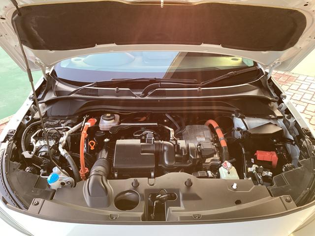 ヴェゼル ｅ：ＨＥＶＺ　４ＷＤ・当社デモカー・電動リアゲート・シートヒーター・ＥＴＣ（11枚目）