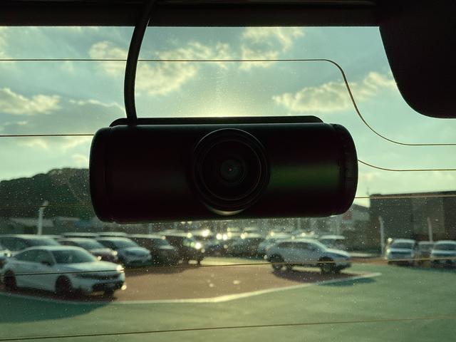 フリード ｅ：ＨＥＶエアーＥＸ　当社デモカー・純正ドラレコＦＲ・両側電動スライドドア・ＥＴＣ（20枚目）