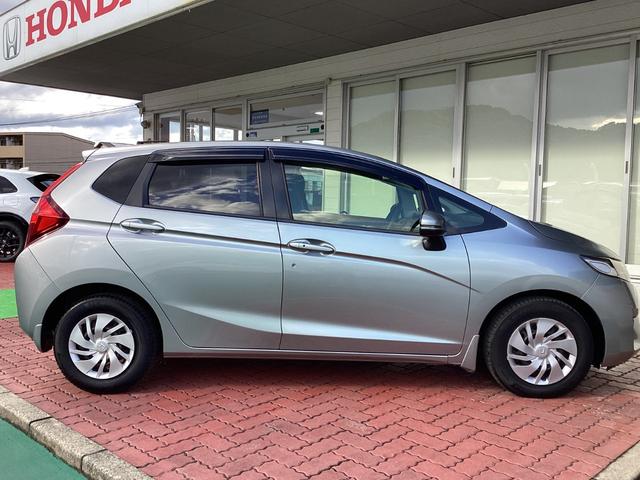 フィット 13G・Fパッケージファインエディション フルセグTV・バックカメラ・DVD再生(10枚目)