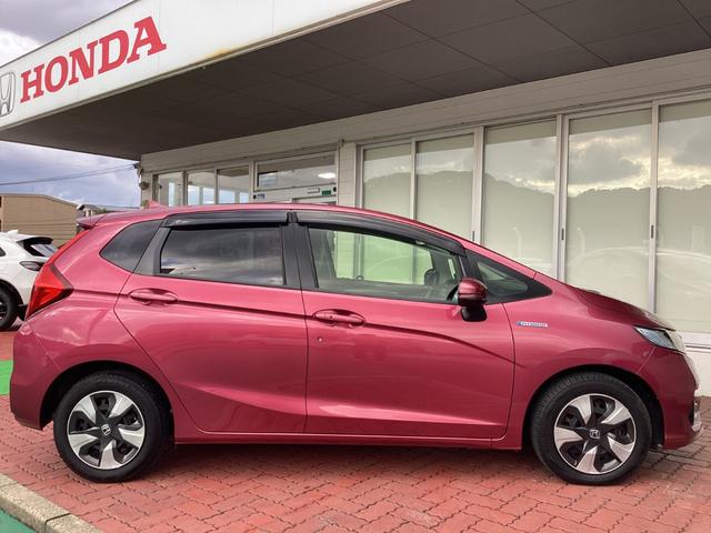 フィットハイブリッド Lホンダセンシング 純正ナビ・バックカメラ・ETC・フルセグTV(10枚目)