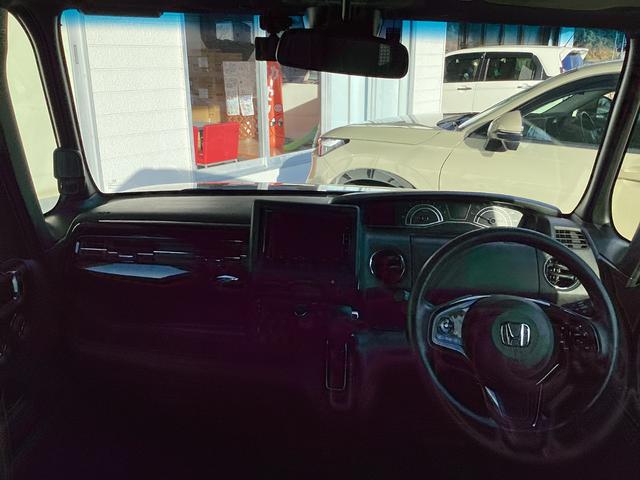 N-BOXカスタム L フルセグTV・両側電動スライドドア・シートヒーター・バックカメラ(3枚目)