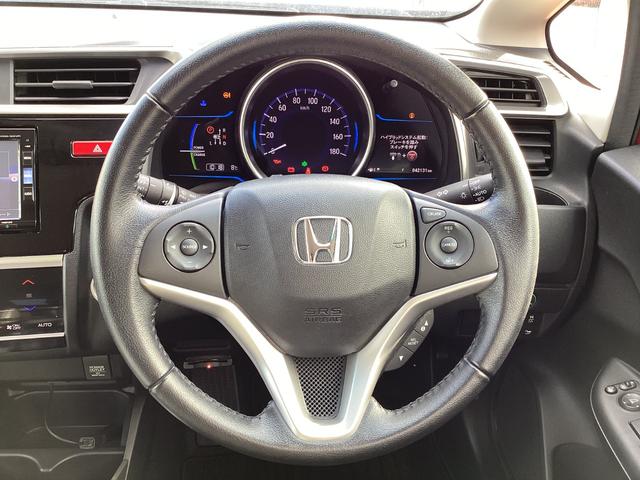 フィットハイブリッド Lパッケージ 純正ナビ・バックカメラ・ETC(5枚目)