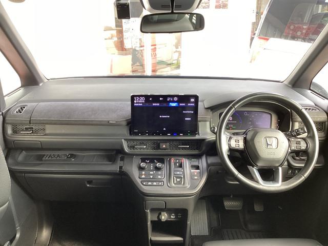ステップワゴン ｅ：ＨＥＶスパーダプレミアムライン　リア席モニター・純正ドラレコＦＶＲ・オットマン・ホンダコネクト（3枚目）