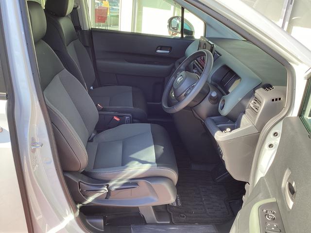 フリード ｅ：ＨＥＶクロスター　当社デモカー・純正ナビ・両側電動スライドドア・バックカメラ・ＥＴＣ・シートヒーター・ワンオーナー（12枚目）