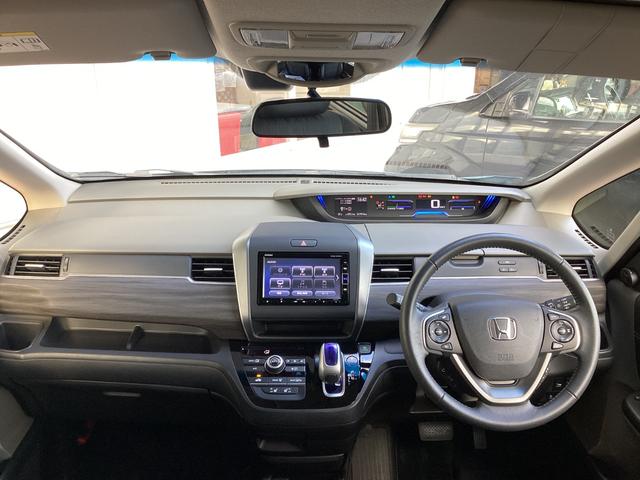 フリードハイブリッド ハイブリッド・ＥＸ　Ｈｏｎｄａ　ＳＥＮＳＩＮＧ・Ｈｏｎｄａコネクトナビ・両側電動スライドドア・シートヒーター・ＥＴＣ（3枚目）