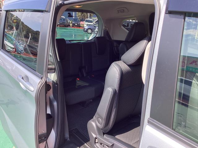 フリードハイブリッド ハイブリッド・Ｇホンダセンシング　Ｈｏｎｄａ　ＳＥＮＳＩＮＧ・純正ナビ・Ｂｌｕｅｔｏｏｔｈ対応・バックカメラ・両側電動スライドドア・シートヒーター・ＥＴＣ（14枚目）